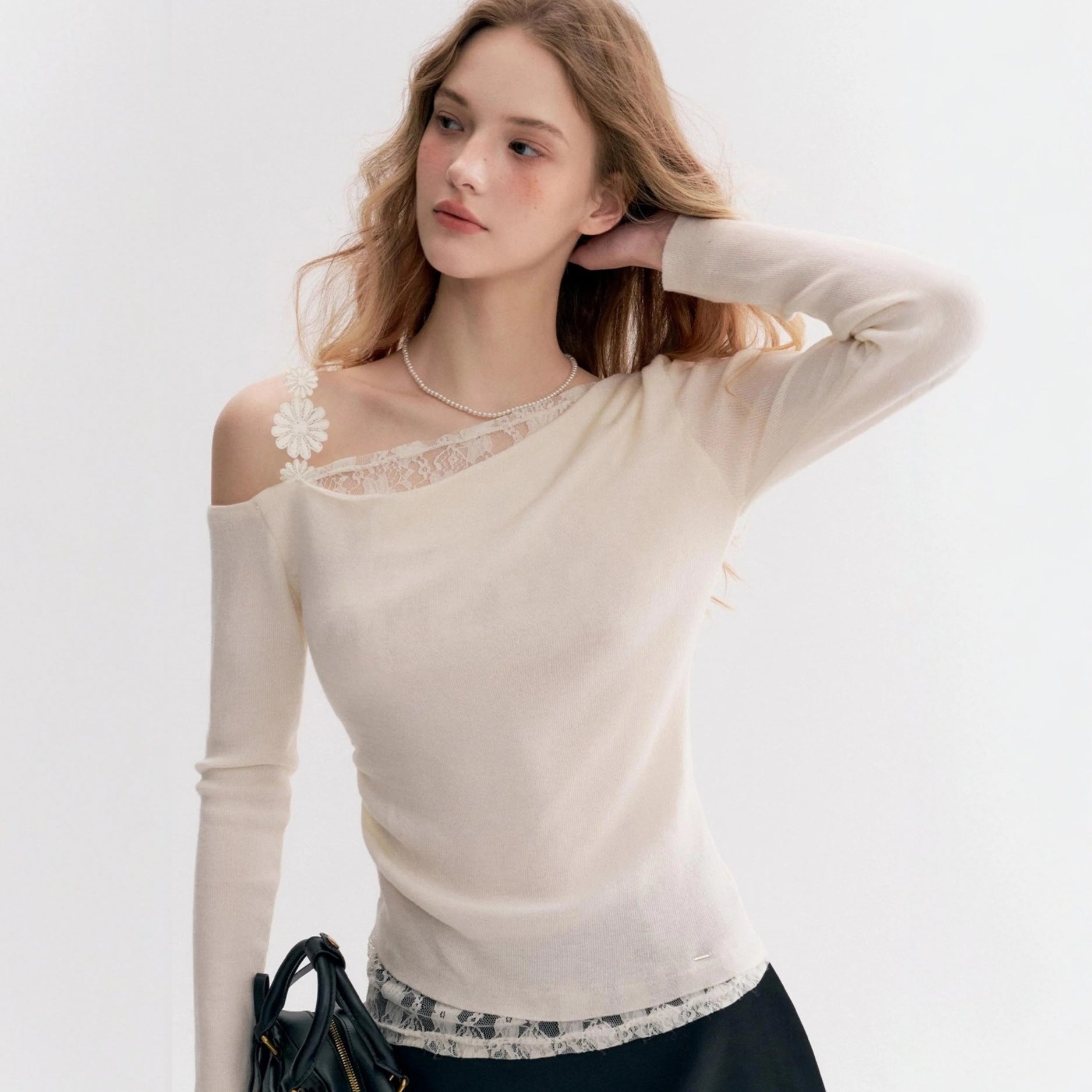 Fashion lace slanted shoulder bottoming shirt T-shirt