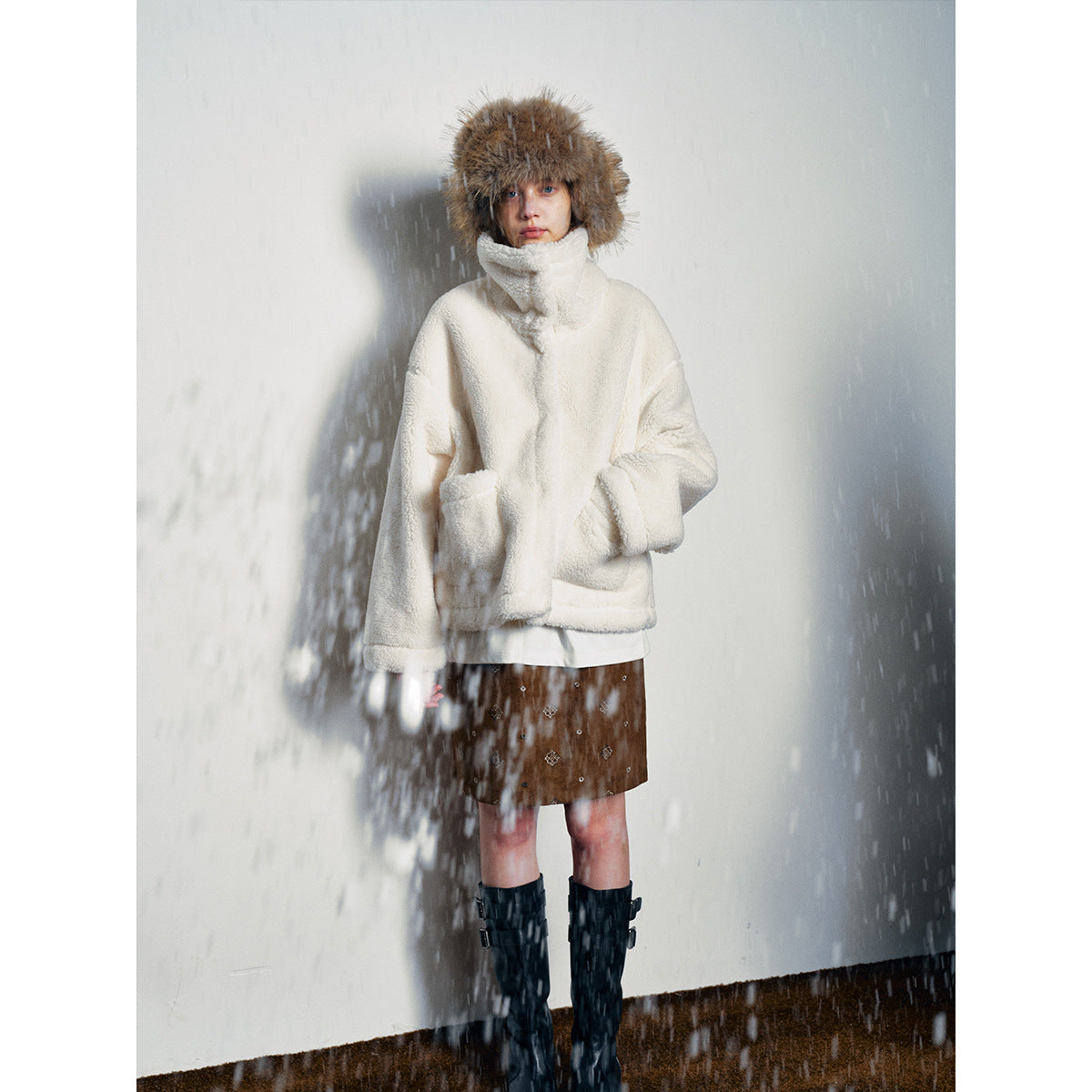 Winter new casual high-waisted suede classic embroidered versatile short skirt