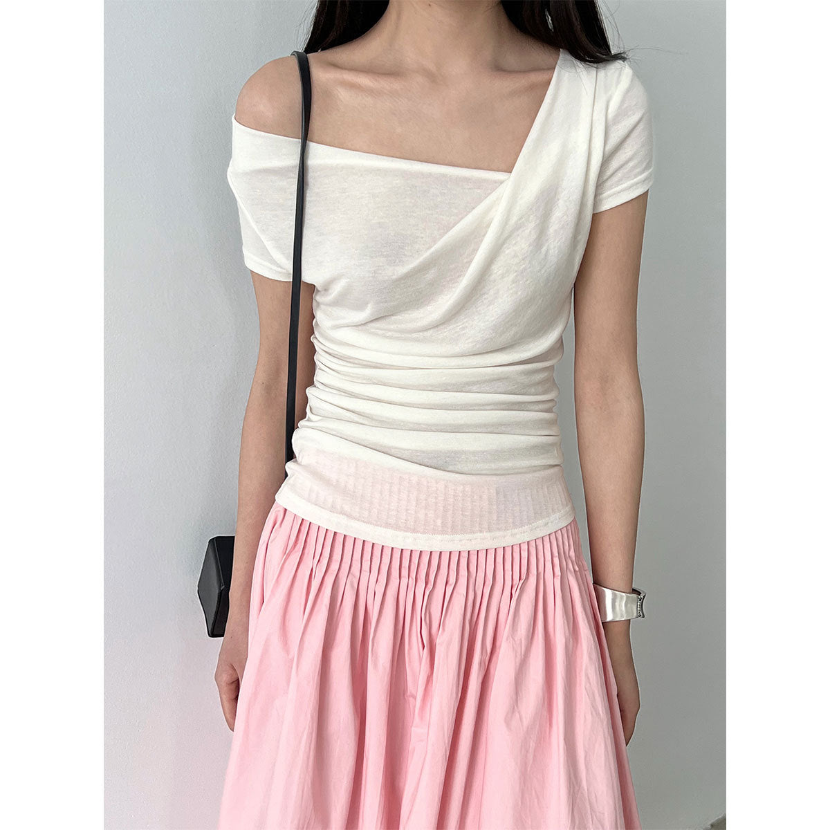 French slanted shoulder swing neck short-sleeved T-shirt summer silk wool soft waxy light slim slim top