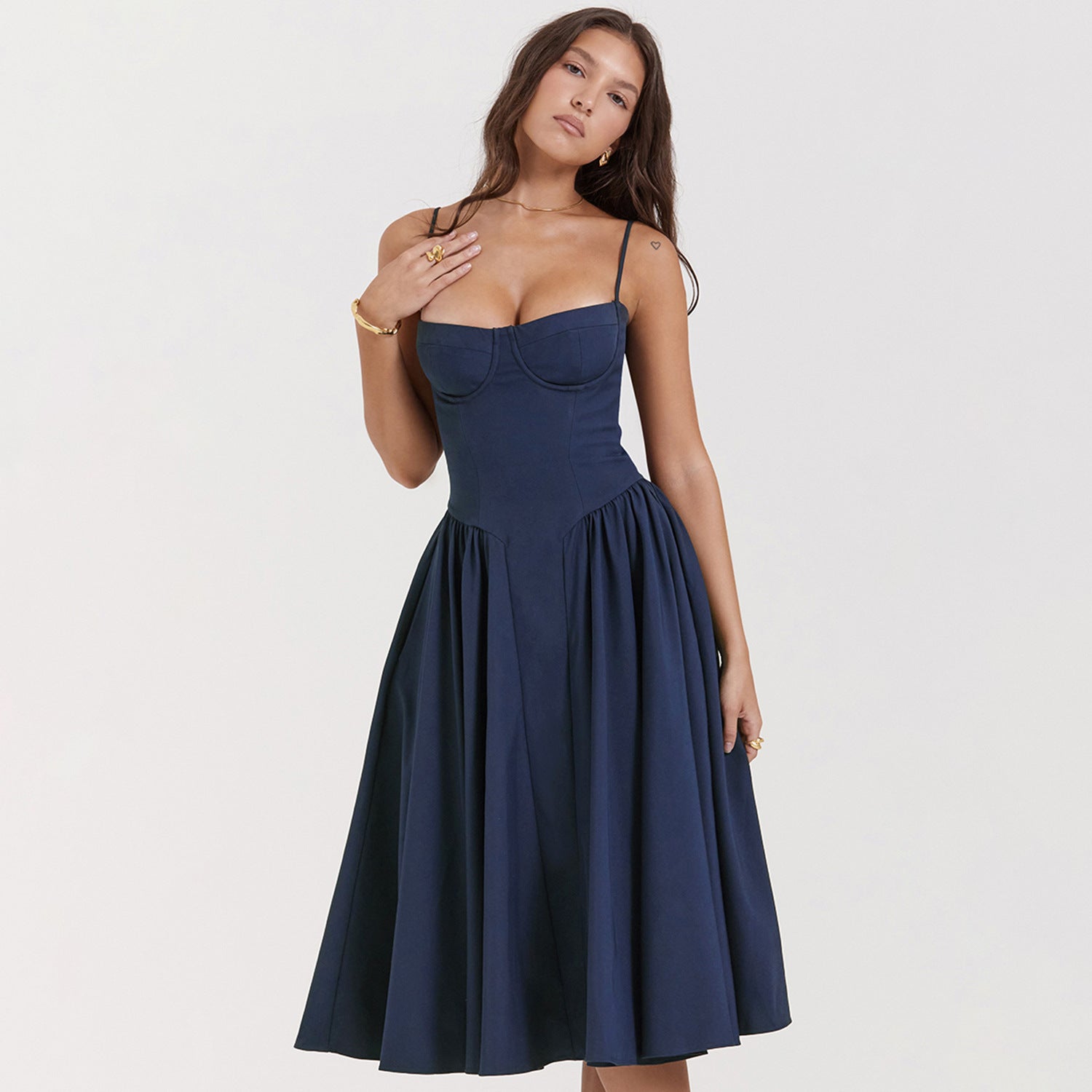 Slim-fitting sexy backless mid-length dress