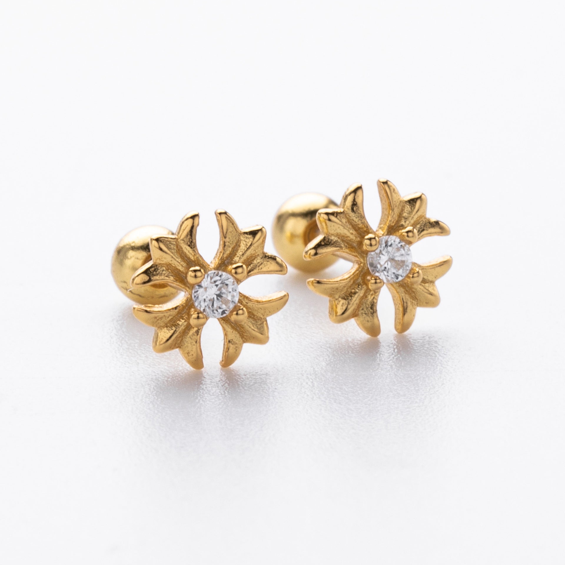 925 sterling silver stud earrings with diamonds, cruciferous earrings, short rod screws, earbone nails.