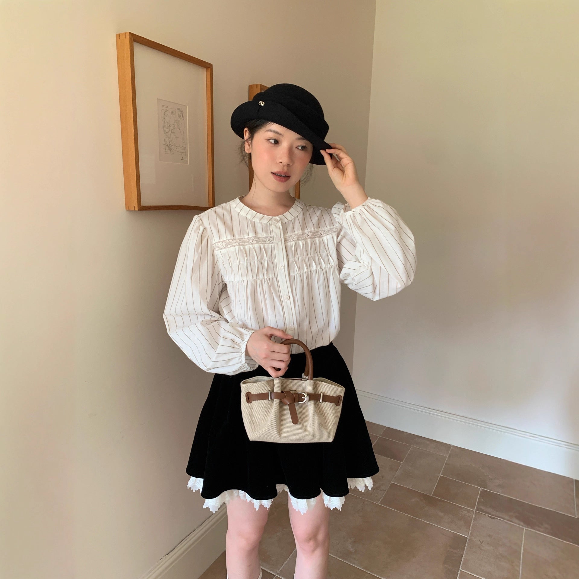 Fashion foreign style age-reducing round neck vertical striped shirt