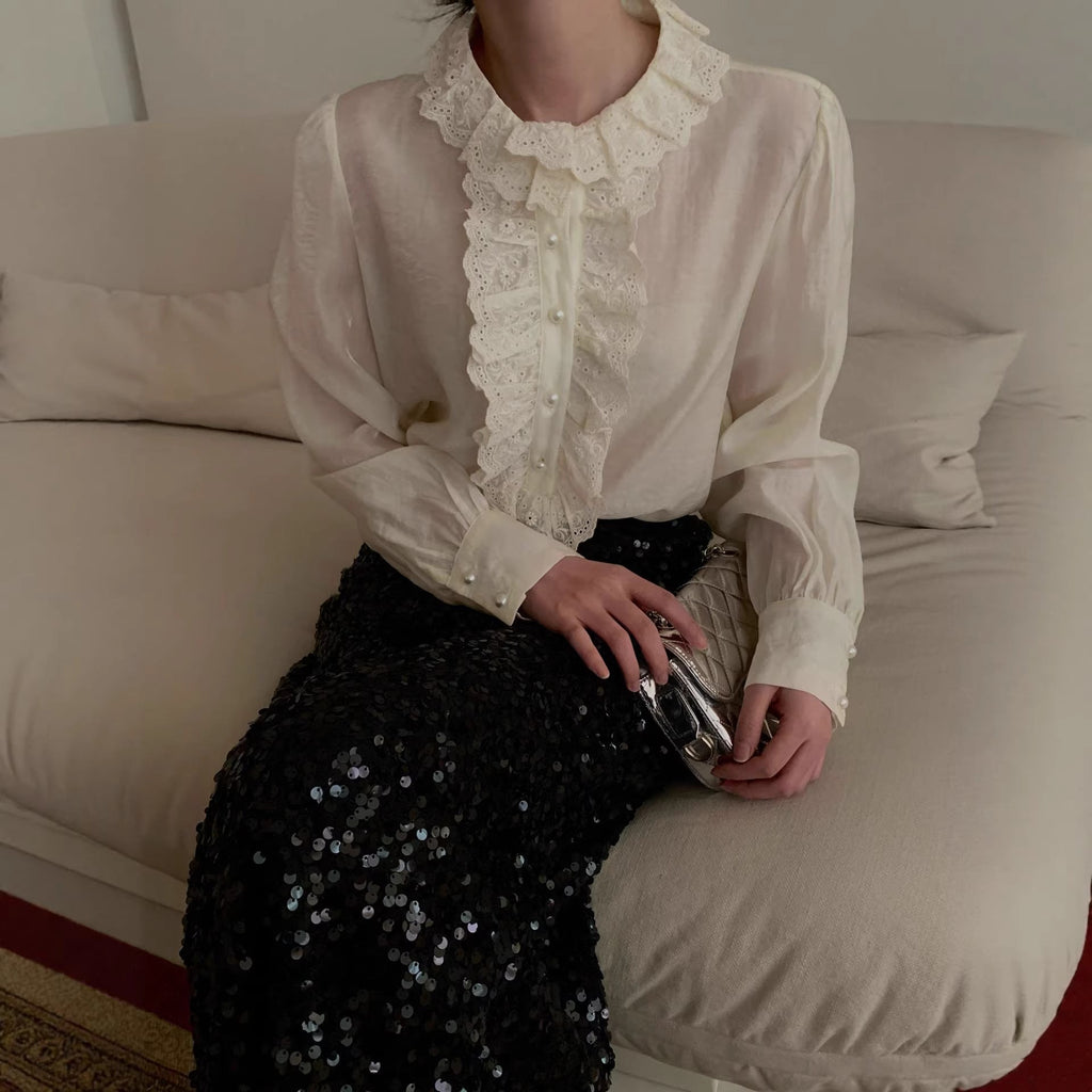 Chic, sweet and good-looking solid-color lace-trimmed long-sleeved shirt