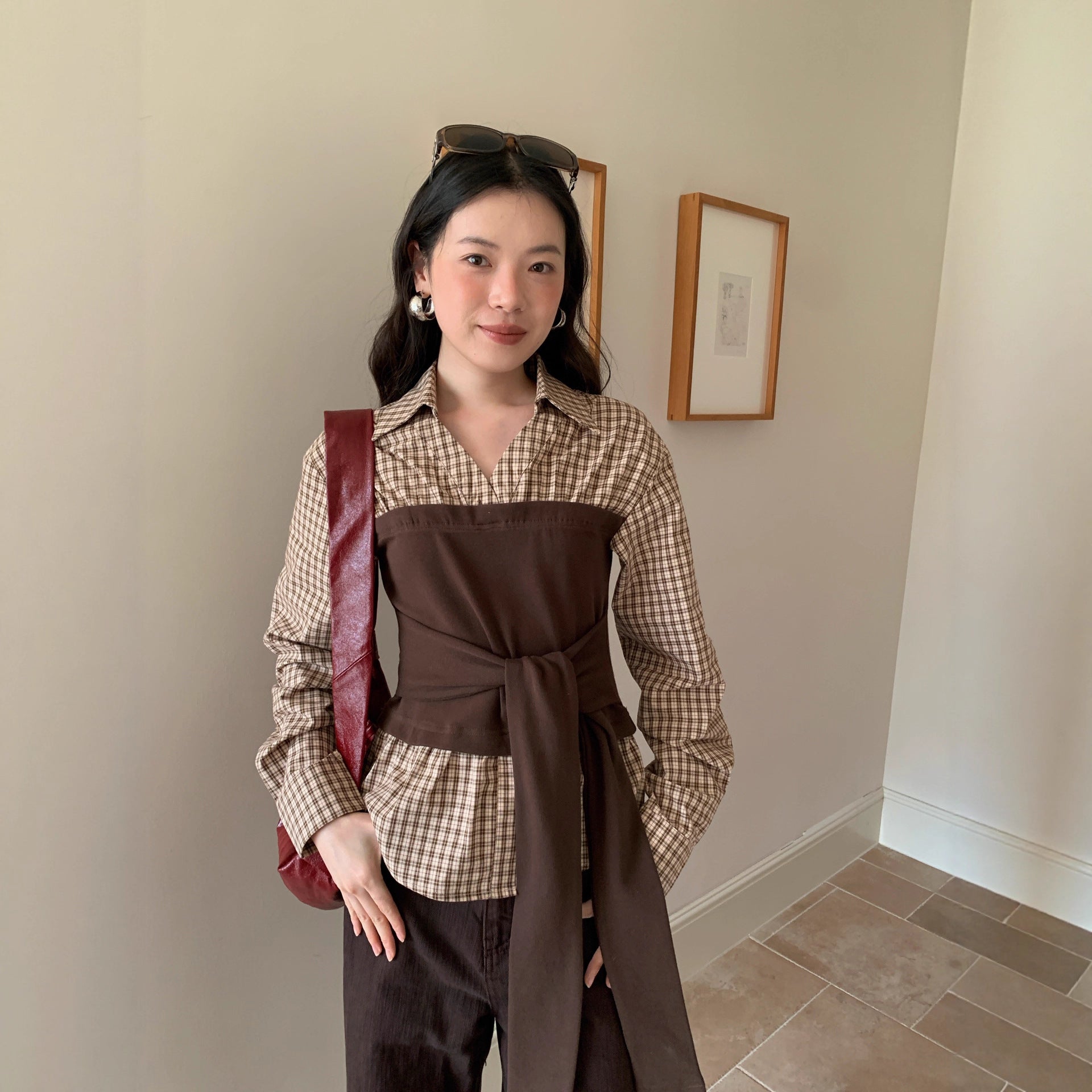Fake two-piece contrasting splicing strap waist long-sleeved shirt