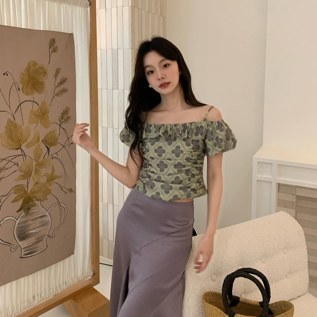 Short one-word shoulder floral suspender top