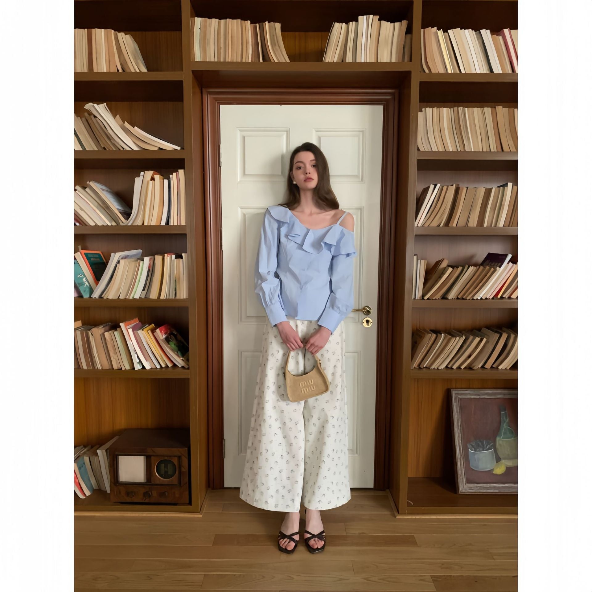 Temperament ruffle edge long-sleeved off-shoulder shirt
