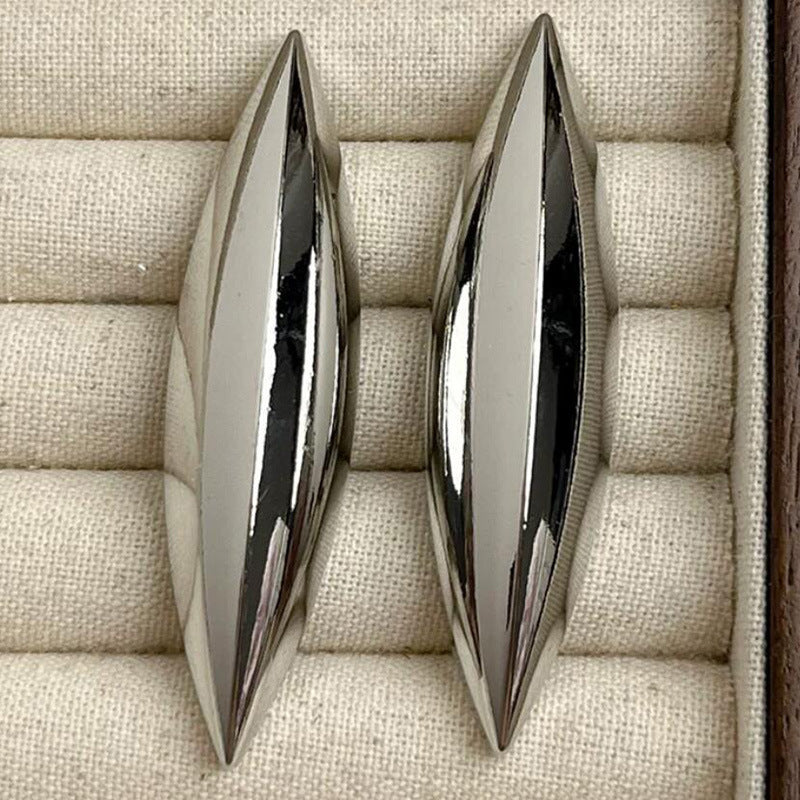Niche exaggerated metal cone plain long earrings light luxury high sense fashion stud earrings