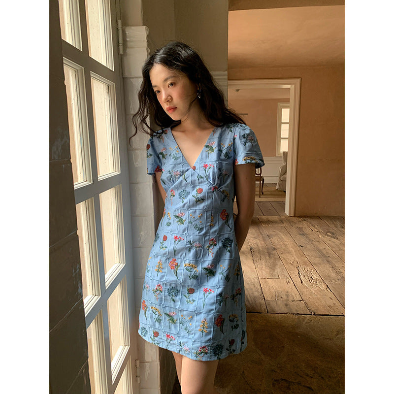 Mori cute age-reducing medium and long embroidered dress