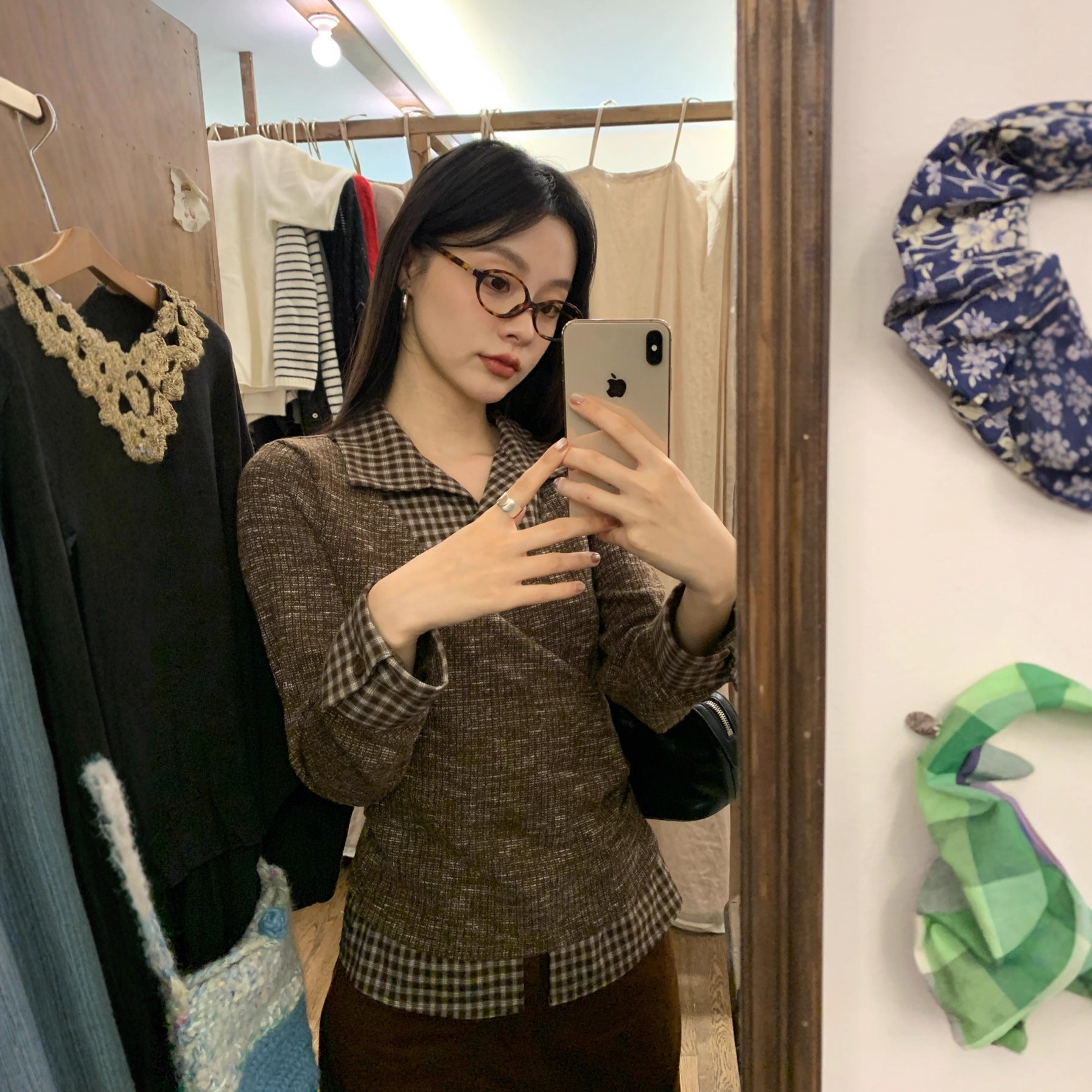 Irregular shirt splicing fake two-piece knitted sweater