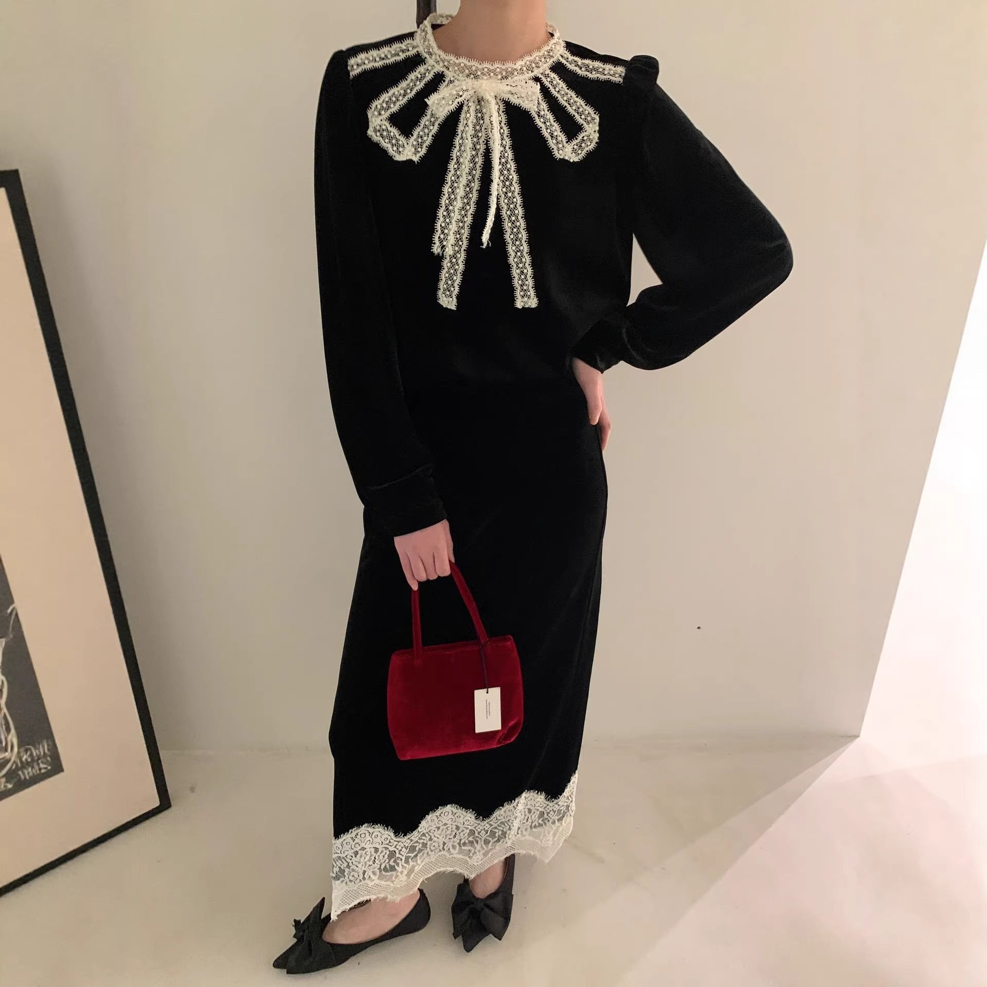 Hepburn retro lace stitching high waist velvet skirt