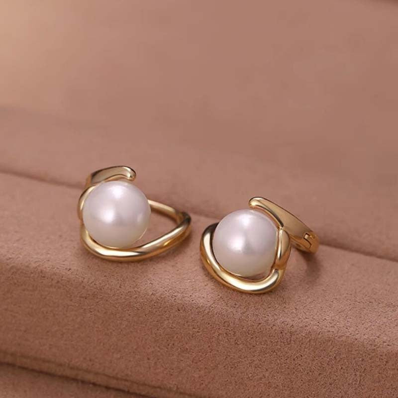 Simple champagne gold bead ear buckle, niche design sense, high-end stud earrings, fashion temperament, retro pearl earrings.