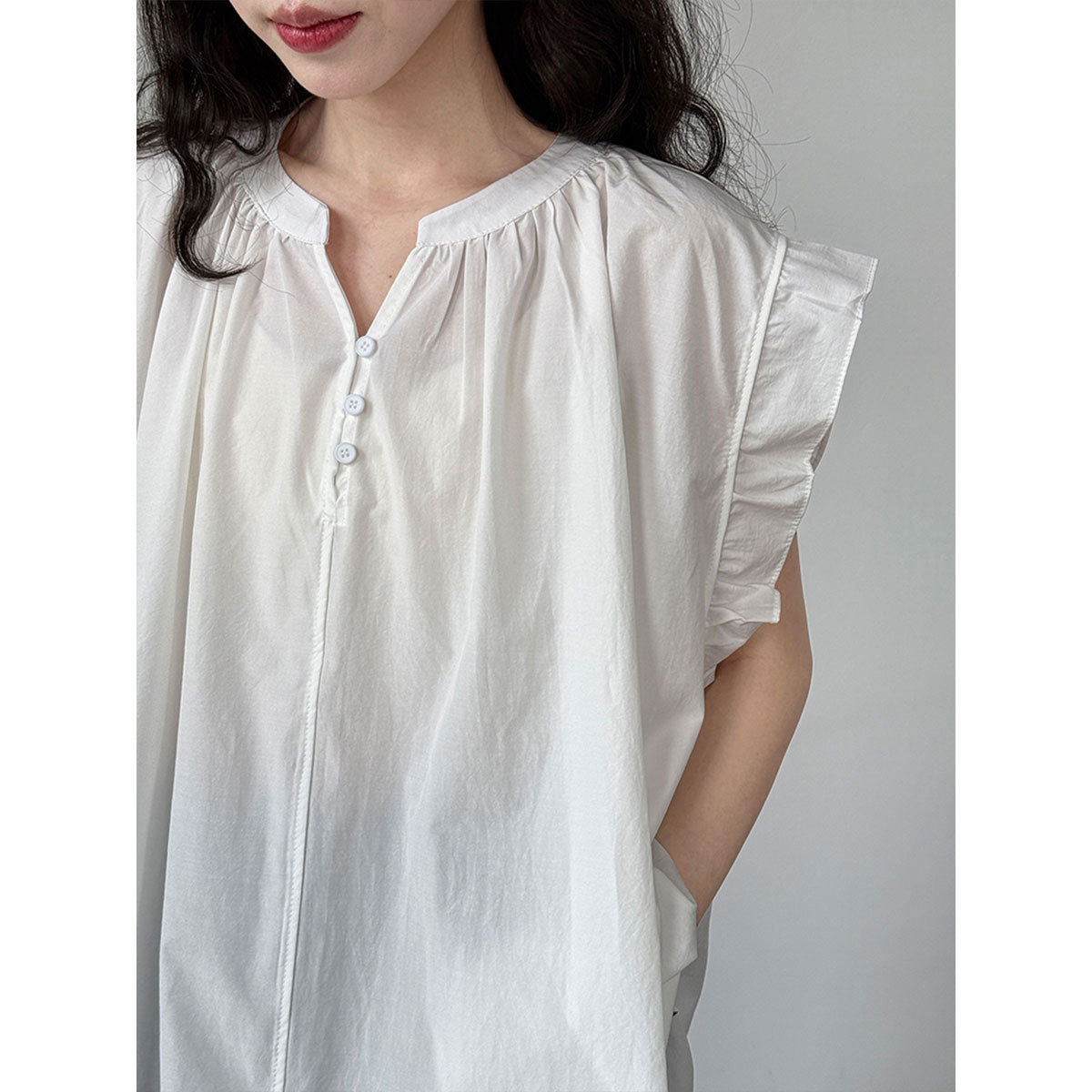 Korean version casual lace lotus leaf sleeve shirt top women's summer new V-neck button pleated short sleeve