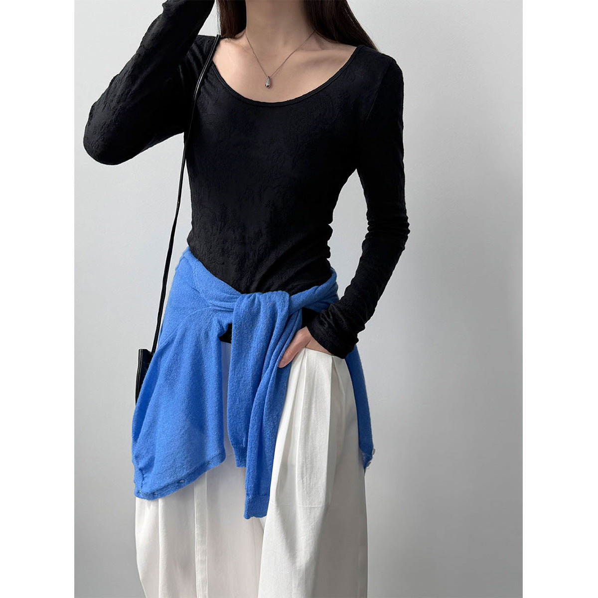 Gentle heavy industry jacquard big U-neck slightly transparent texture bottoming shirt women's spring new temperament top