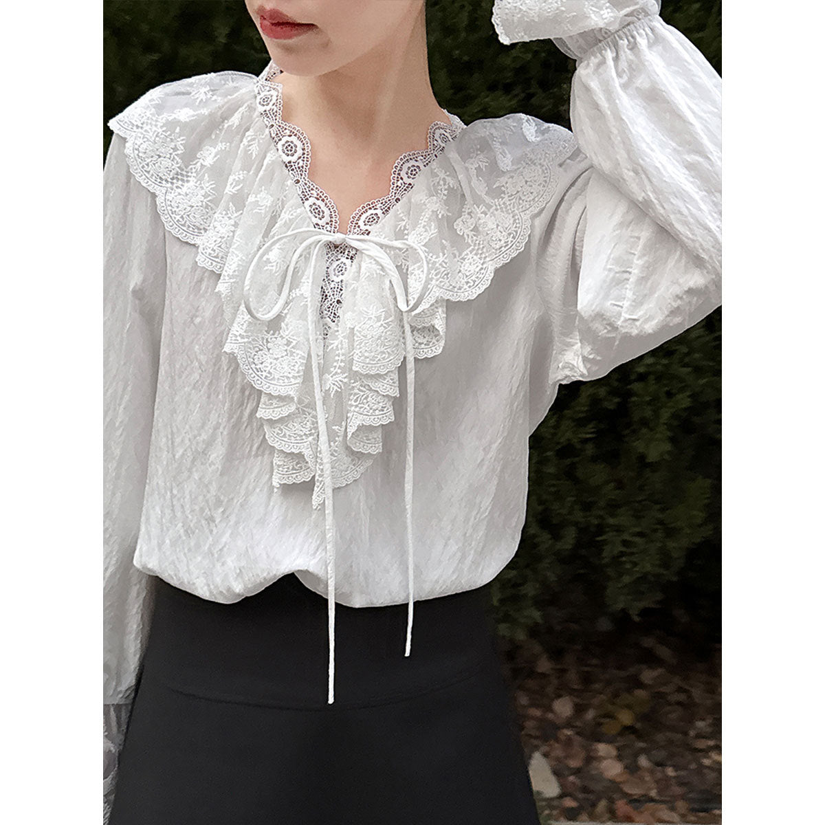 French V-Neck Lace Shirt Women's 26 Early Spring Gentle Wind Lace-Up Flared Sleeve Shirt