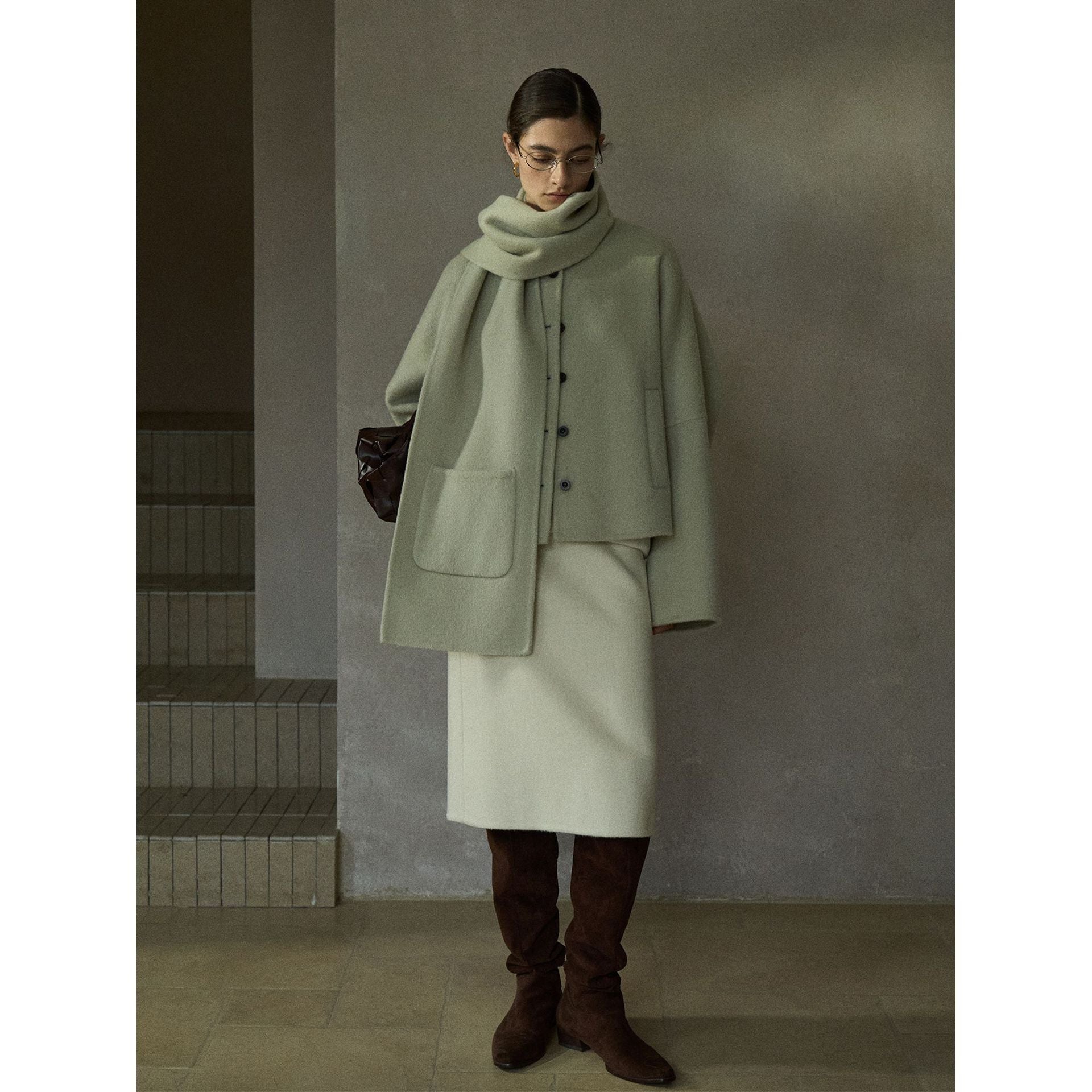 Autumn wool crew neck simple and versatile atmosphere short woolen coat