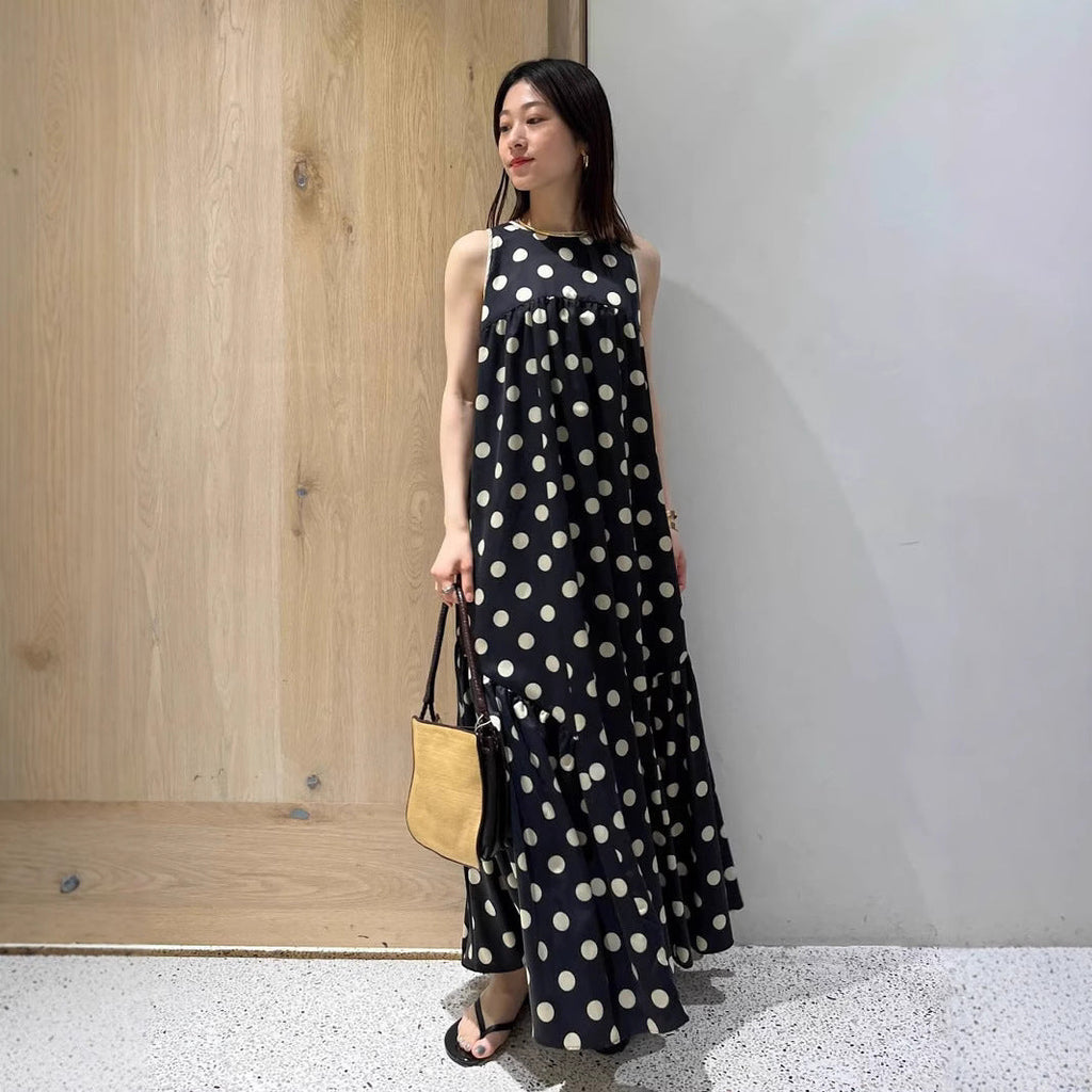 Spring and summer French literary and retro fashionable polka dot sleeveless dress