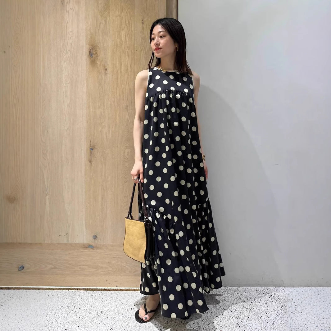 Spring and summer French literary and retro fashionable polka dot sleeveless dress