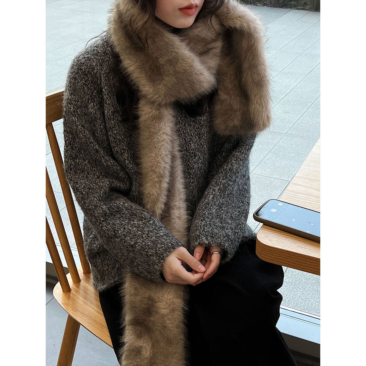 Korean loose v-neck soft waxy knitted inner with long-sleeved women's winter new casual curled top