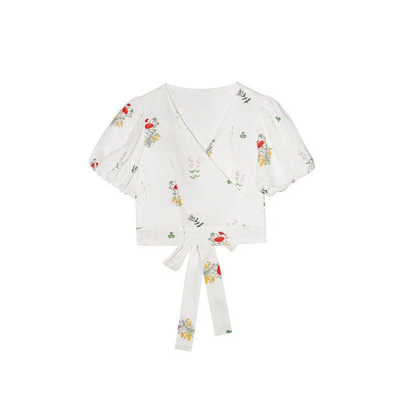 Fresh and age-reducing short one-piece strap bubble sleeve top