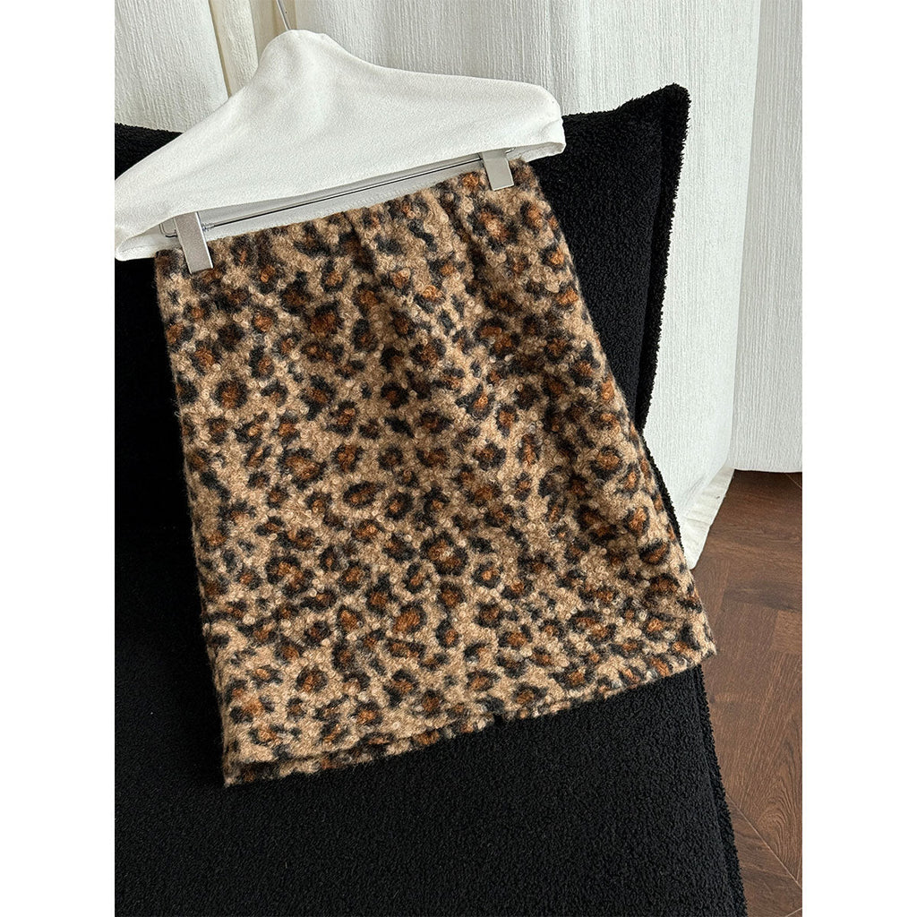 American retro design sense leopard print circle velvet hip skirt women's winter new slim skirt