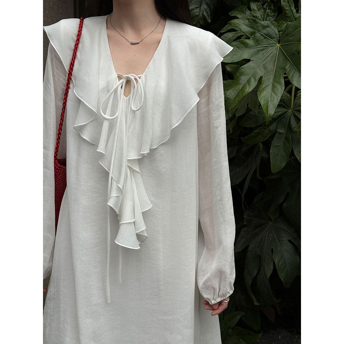 French simple ruffle V-neck dress spring new bubble sleeves lazy long skirt