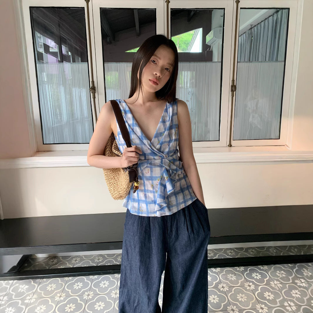 Sweet age-reducing plaid v-neck sleeveless sling top