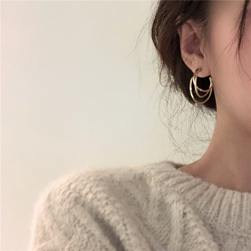 Cold style fashion trendy earrings Korean simple temperament three-line earrings irregular twisted geometric studs