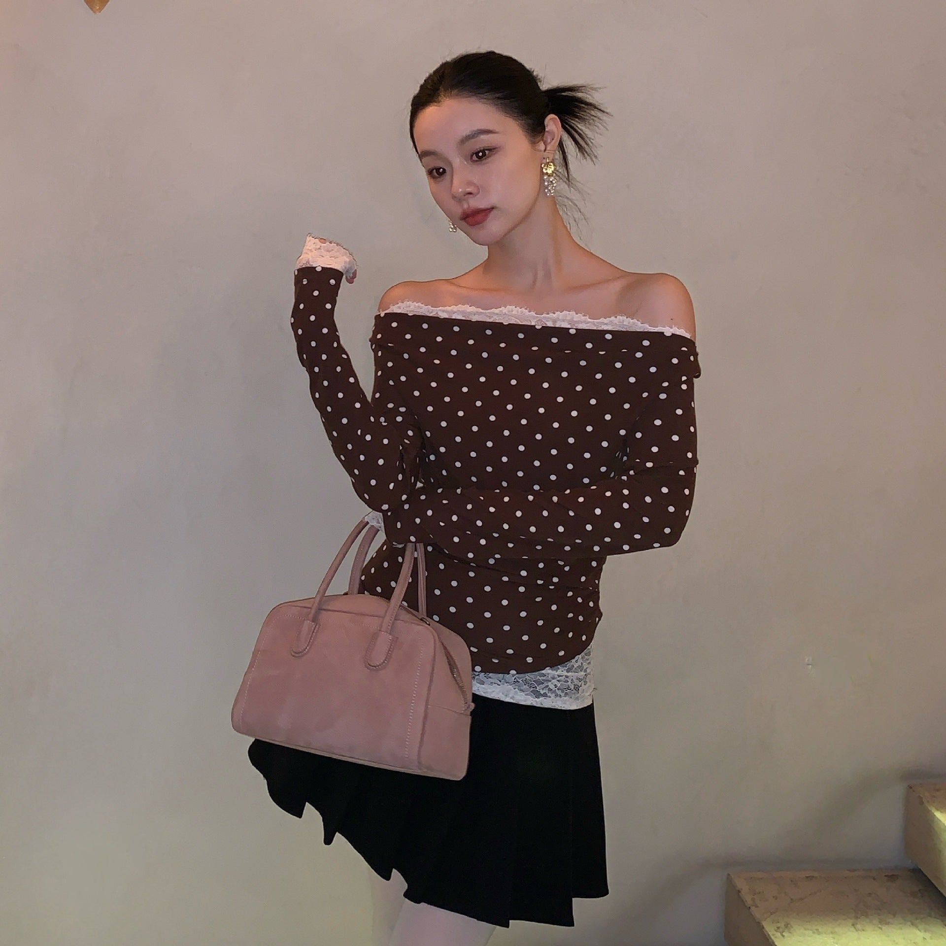 Gentle polka dot slanted shoulder slim-fit lace-edged long-sleeved knitted sweater