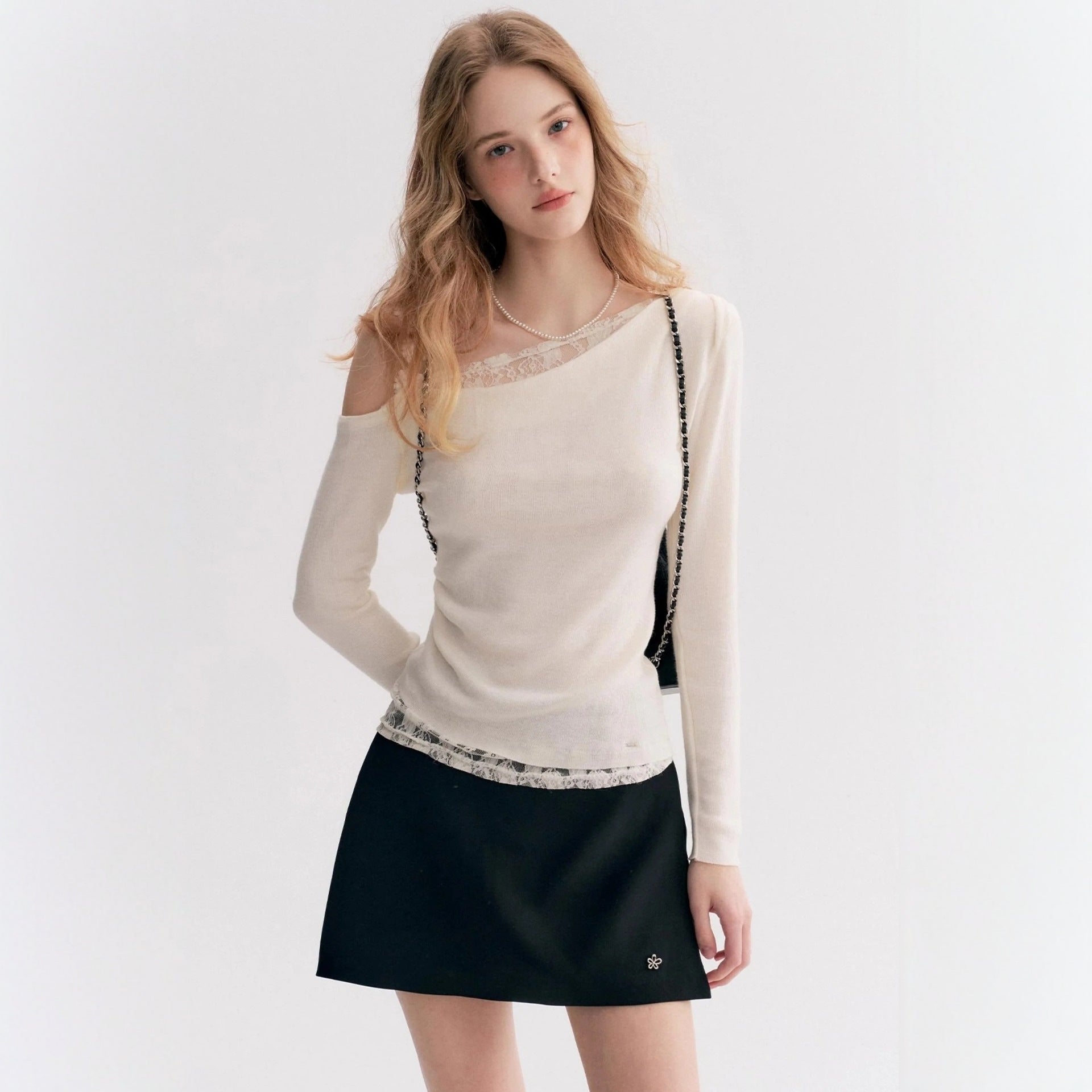 Fashion lace slanted shoulder bottoming shirt T-shirt
