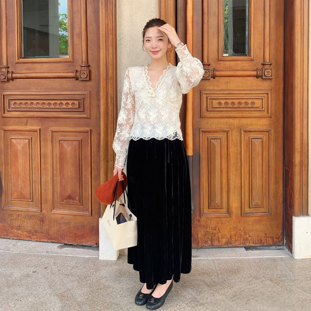 Winter French Heavy Industry Light Luxury Foreign Embroidered V-Neck Long Sleeve Lace Shirt