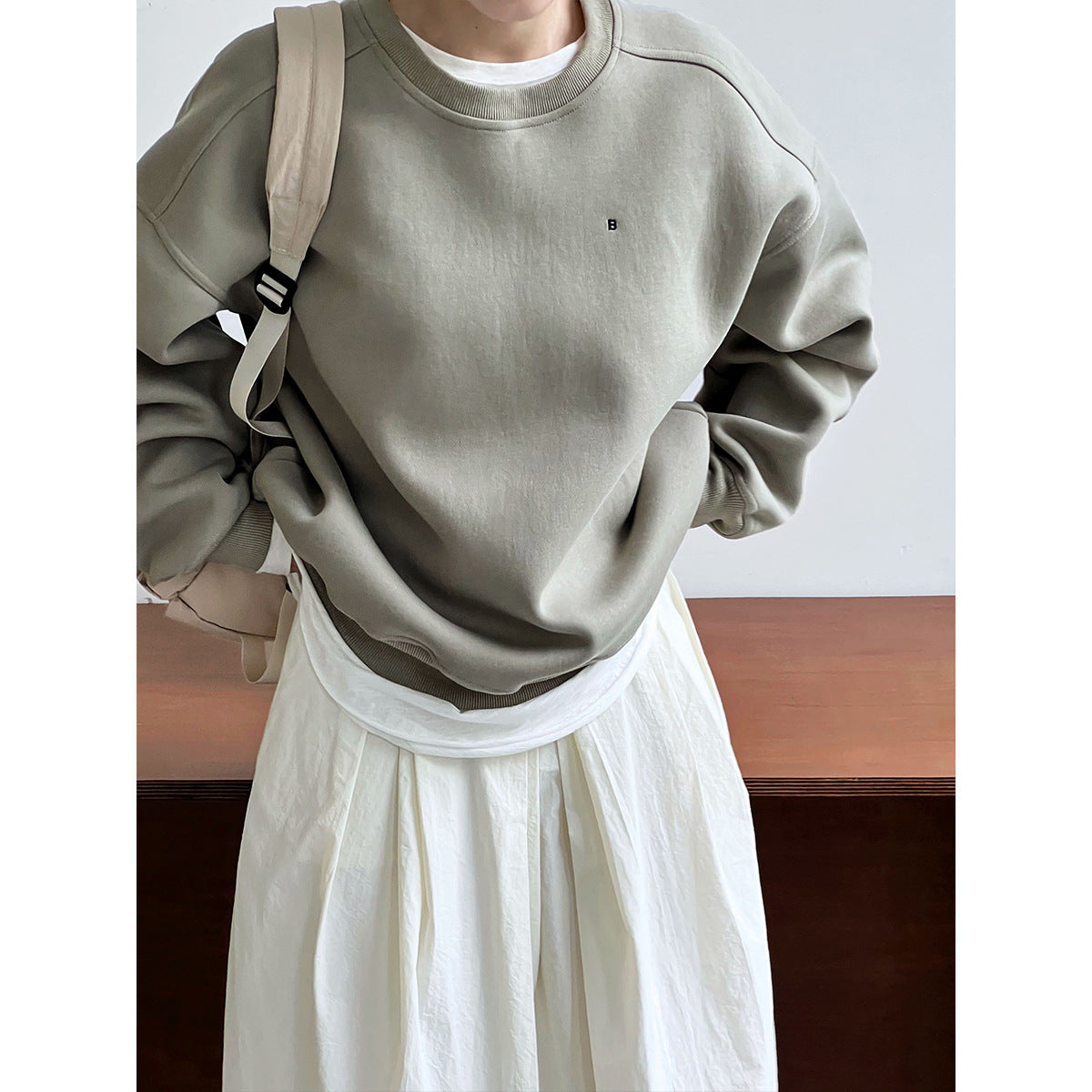 Simple silhouette loose BF solid color lazy pullover sweatshirt women's ins monogram embroidered long sleeve top