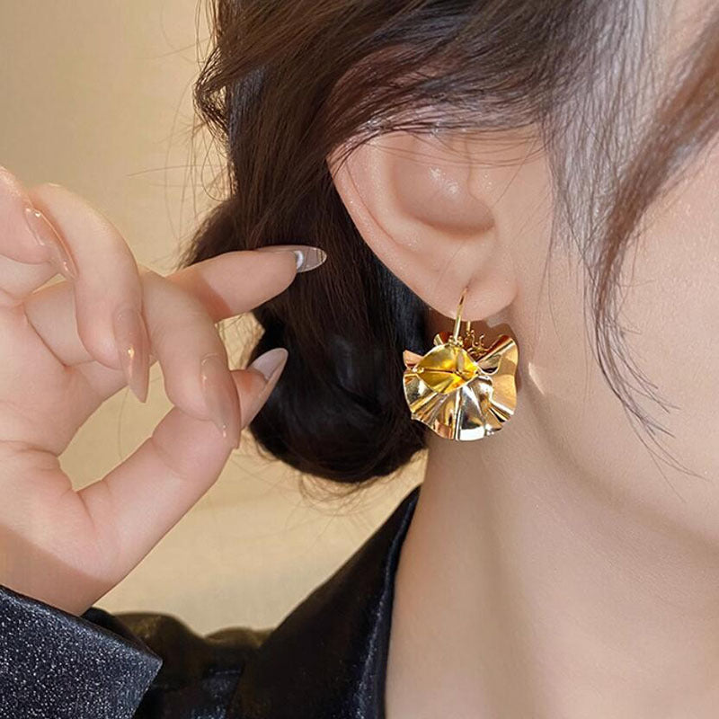 Pleated ear buckle earrings women's niche unique design earrings earrings high-end light luxury jewelry