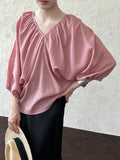 French retro bat-sleeved V-neck shirt women's summer new niche design loose shirt