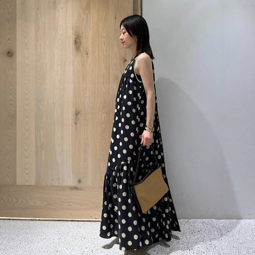 Spring and summer French literary and retro fashionable polka dot sleeveless dress