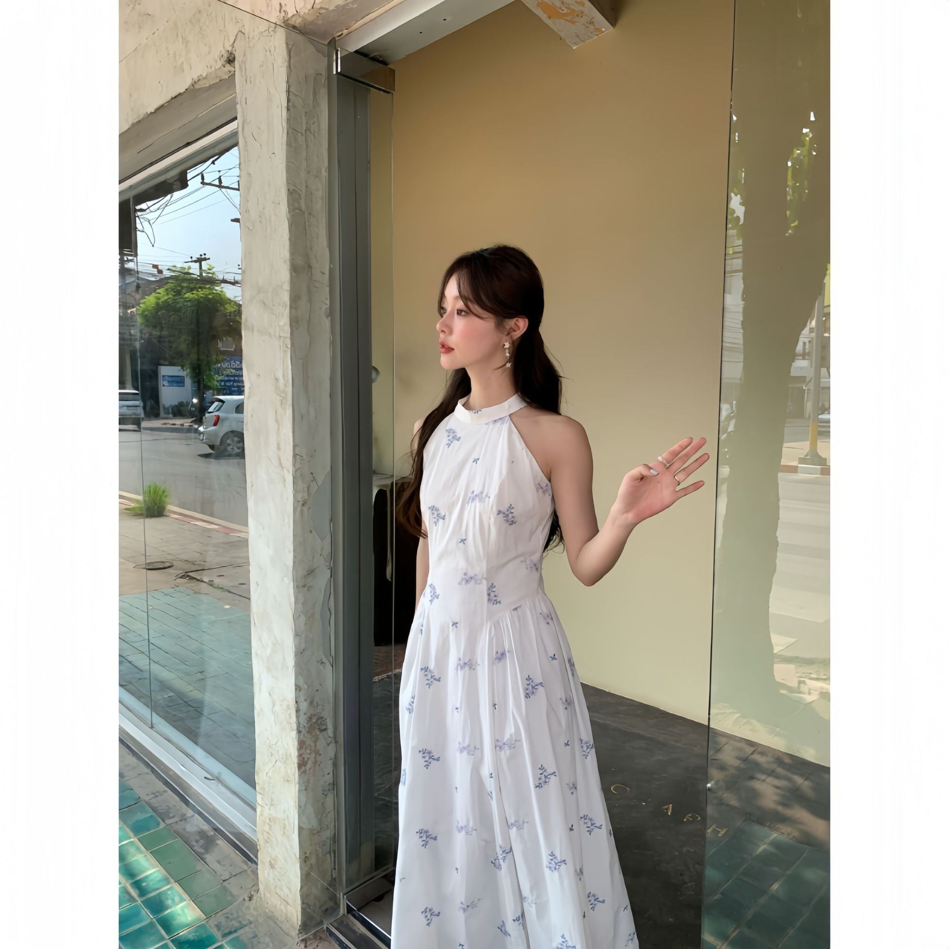 Floral white moonlight high-waisted stand-up collar sleeveless dress