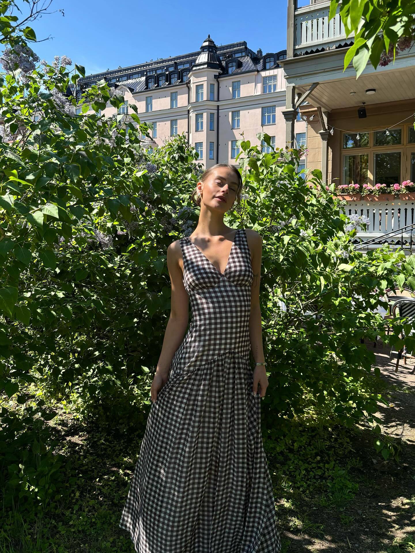 Stylish French plaid print split skirt waist sexy halter dress
