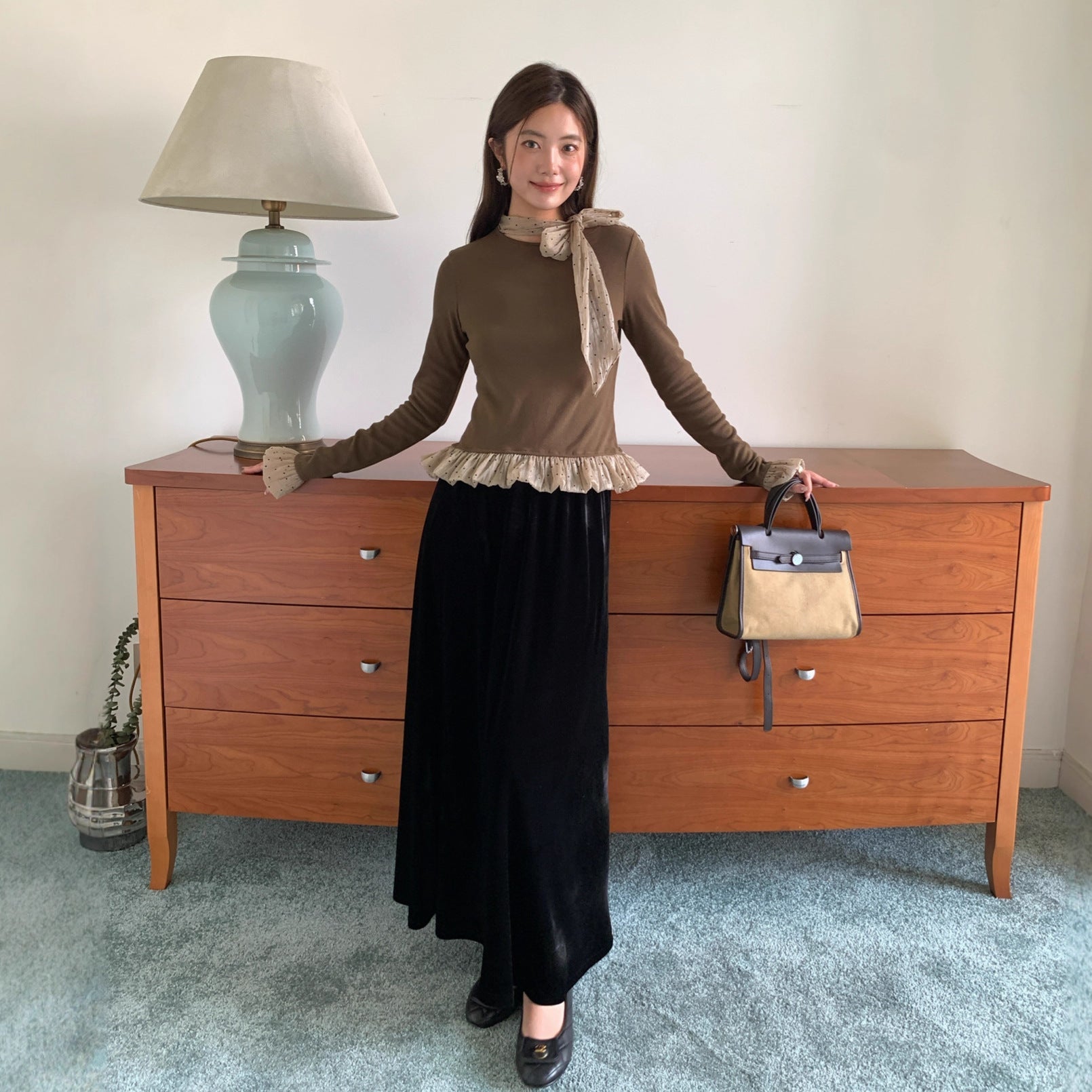 Skinny versatile pendant high waist velvet skirt