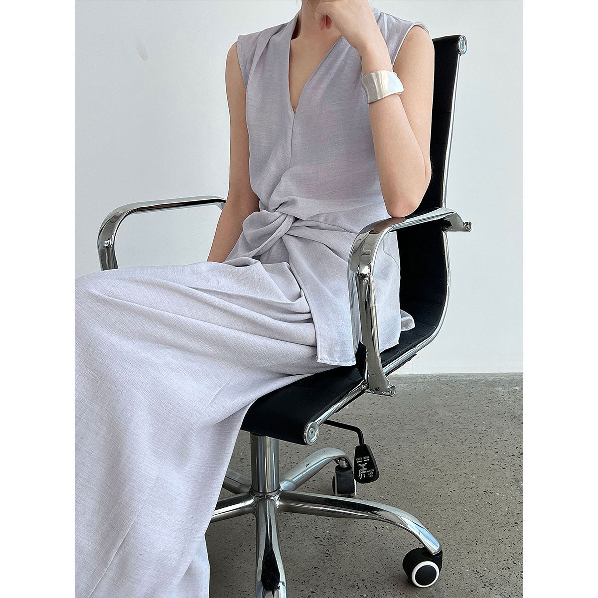 Design sense V-neck kink sleeveless vest + wide-leg pants women's summer new slim-fit linen suit