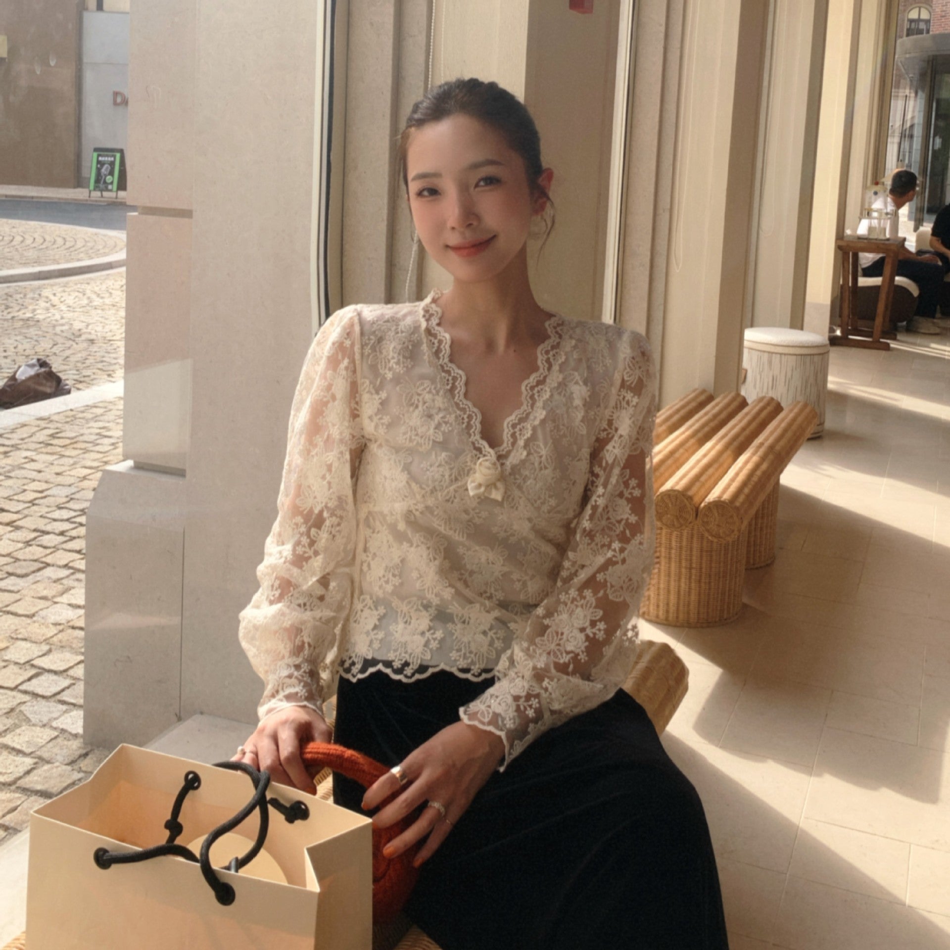 Winter French Heavy Industry Light Luxury Foreign Embroidered V-Neck Long Sleeve Lace Shirt