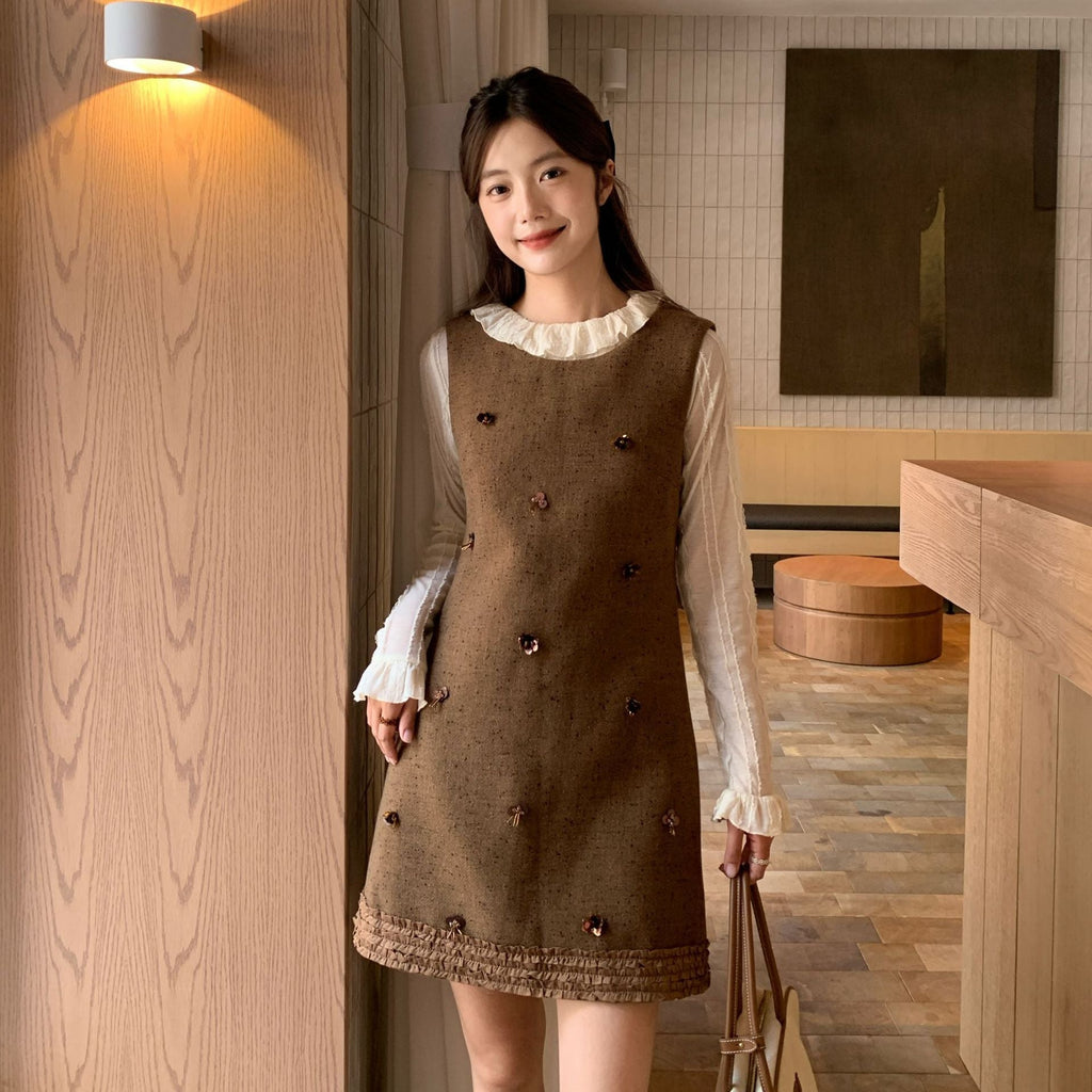 Age reduction and thin stacking sleeveless crew neck vest dress
