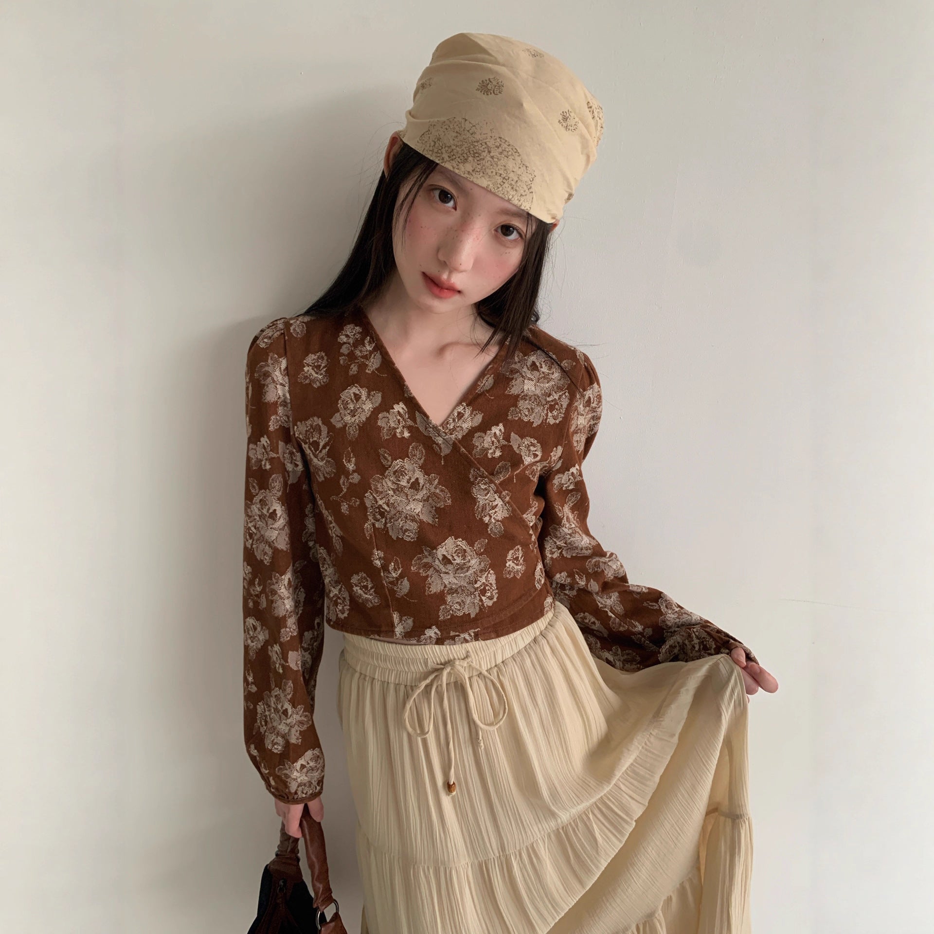 Maillard Temperament Vintage Back Strap Long Sleeve V-Neck Printed Shirt