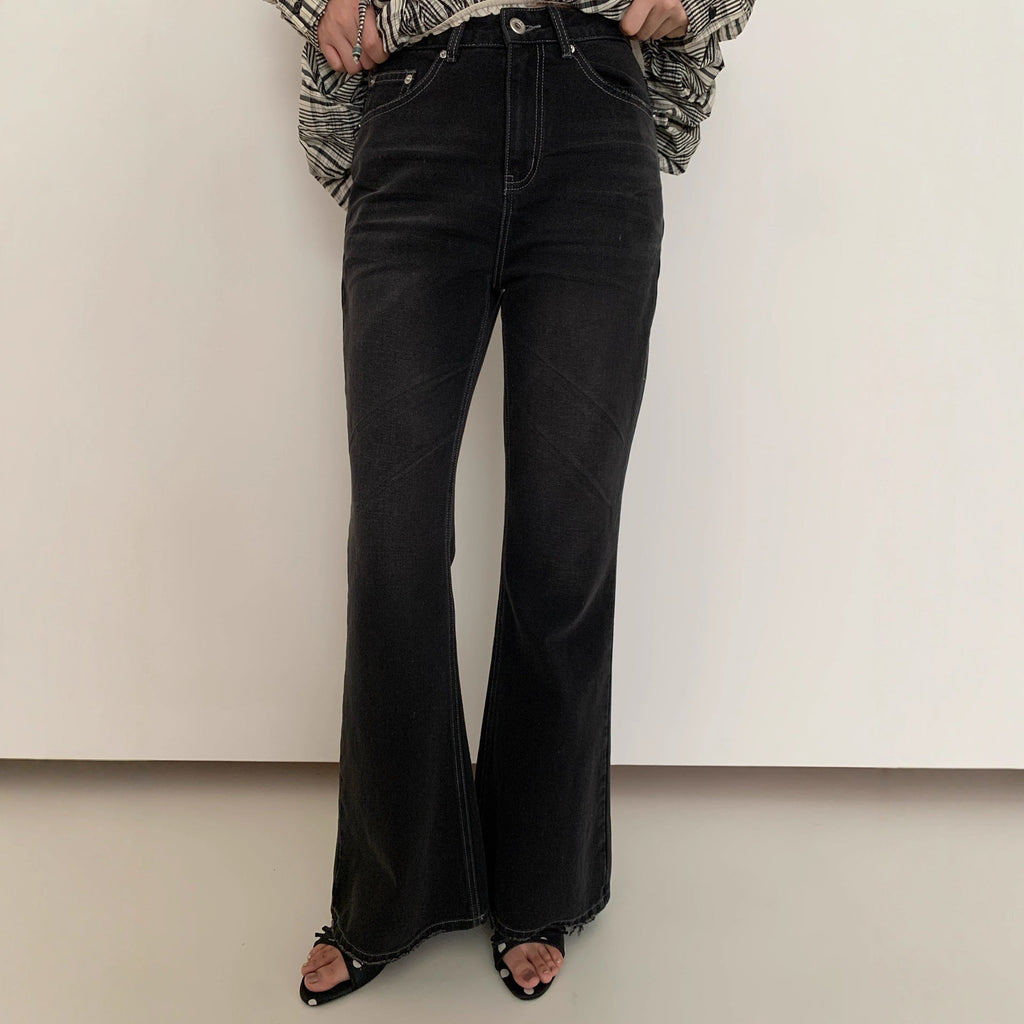 Versatile and slim high-waisted dark gray fashion slightly pulled jeans