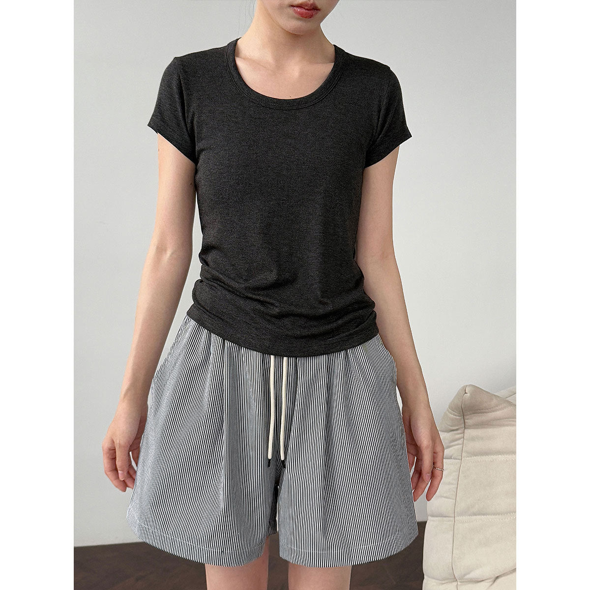 Korean style minimalist retro vertical striped casual hot pants - women's summer new high-waisted slimming a-line shorts
