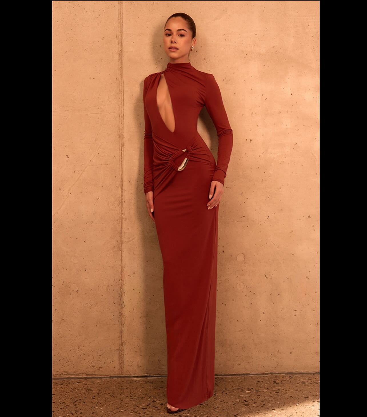 Stylish and sexy hollowed-out knitted hip skirt slim-fitting Spice Girl dress long-sleeved autumn and winter dress
