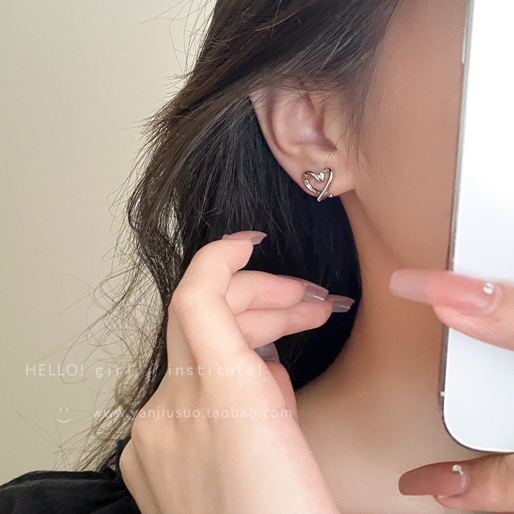 Daily commuting versatile love ear clips women can wear without pierced ears, no need to take off earrings when sleeping, temperament peach heart earrings