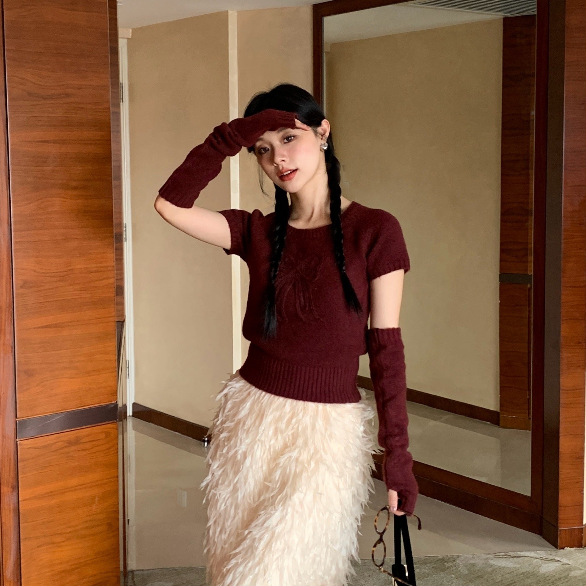 Sweet age-reducing embroidered bow sleeve sweater