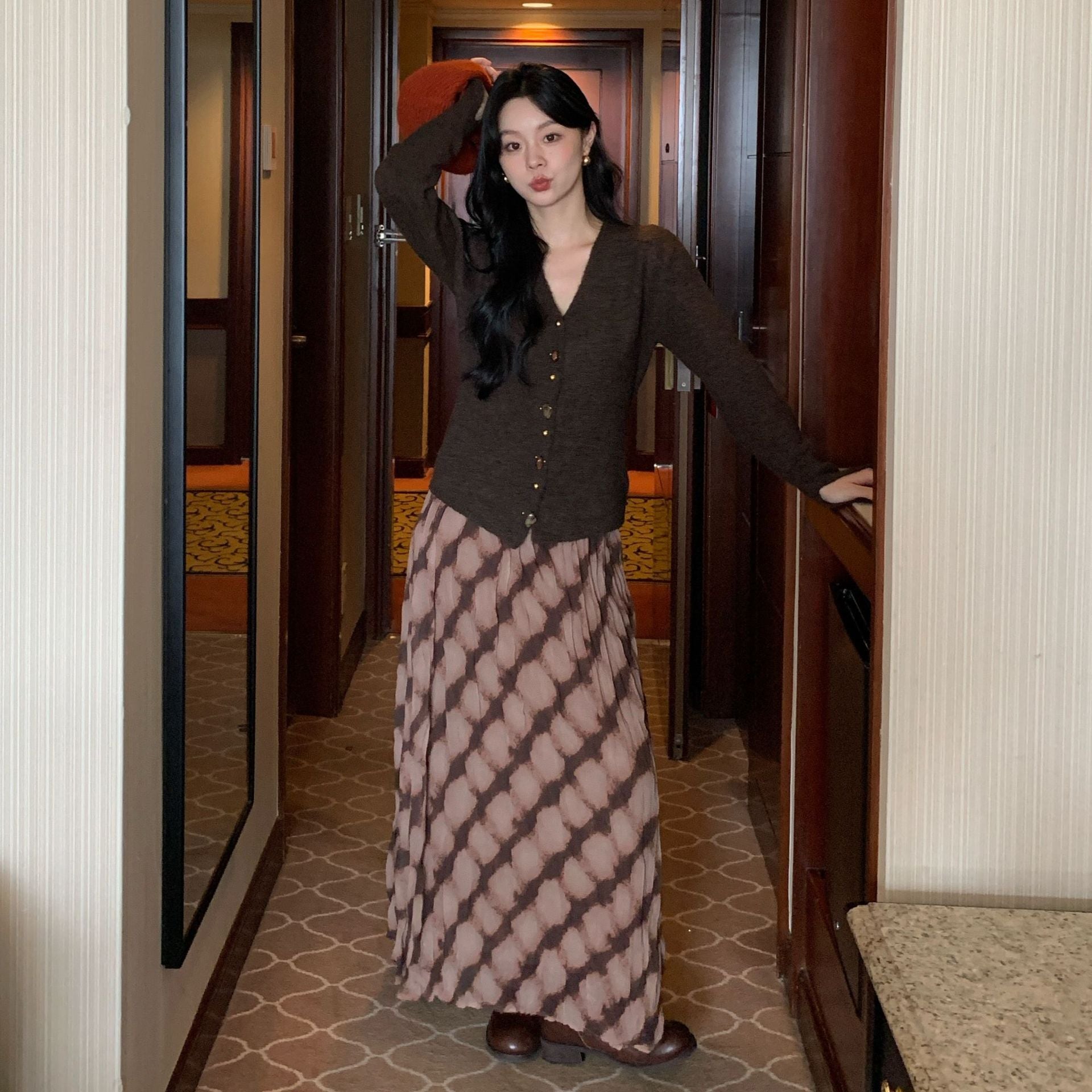 Unique temperament elastic waist skirt