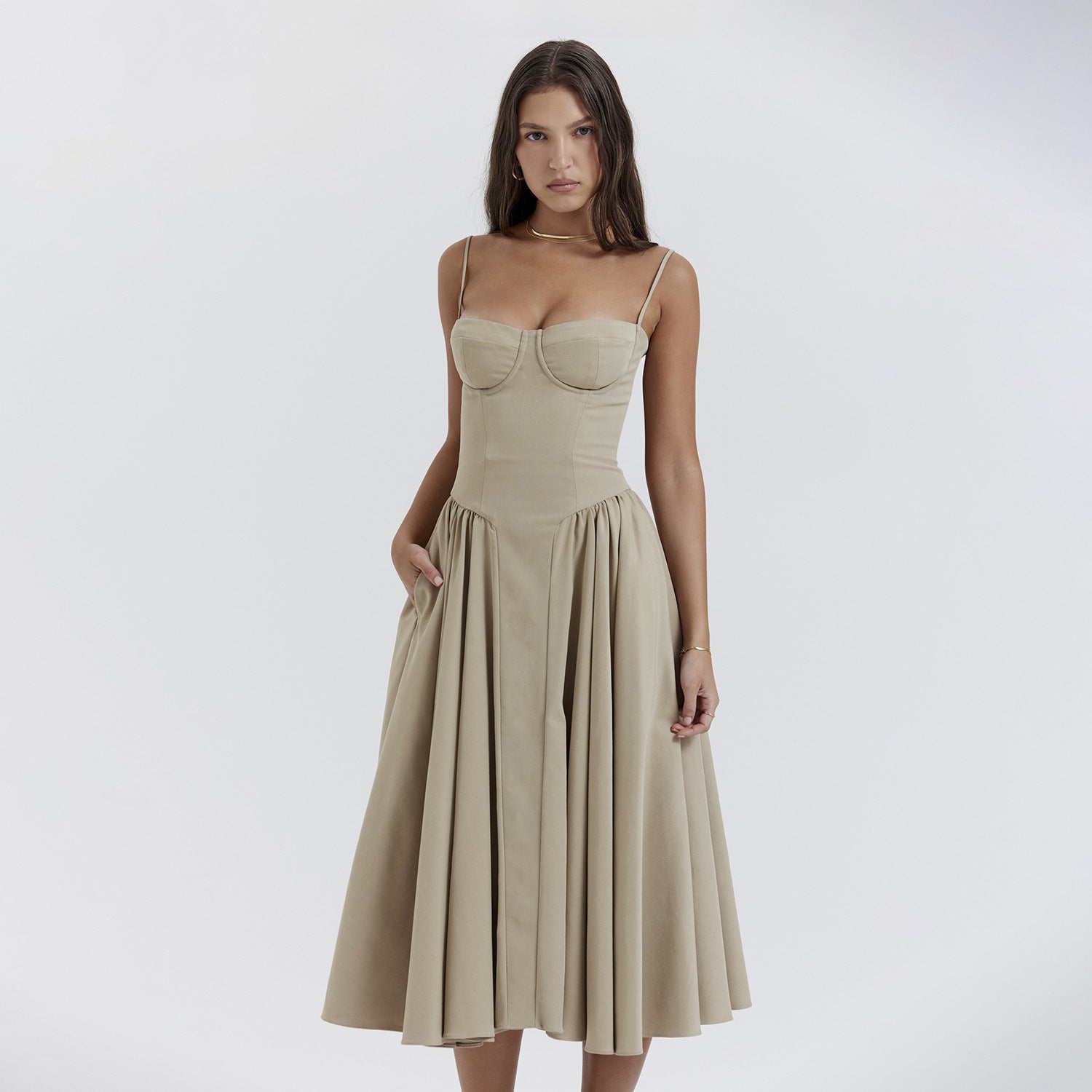 Slim-fitting sexy backless mid-length dress
