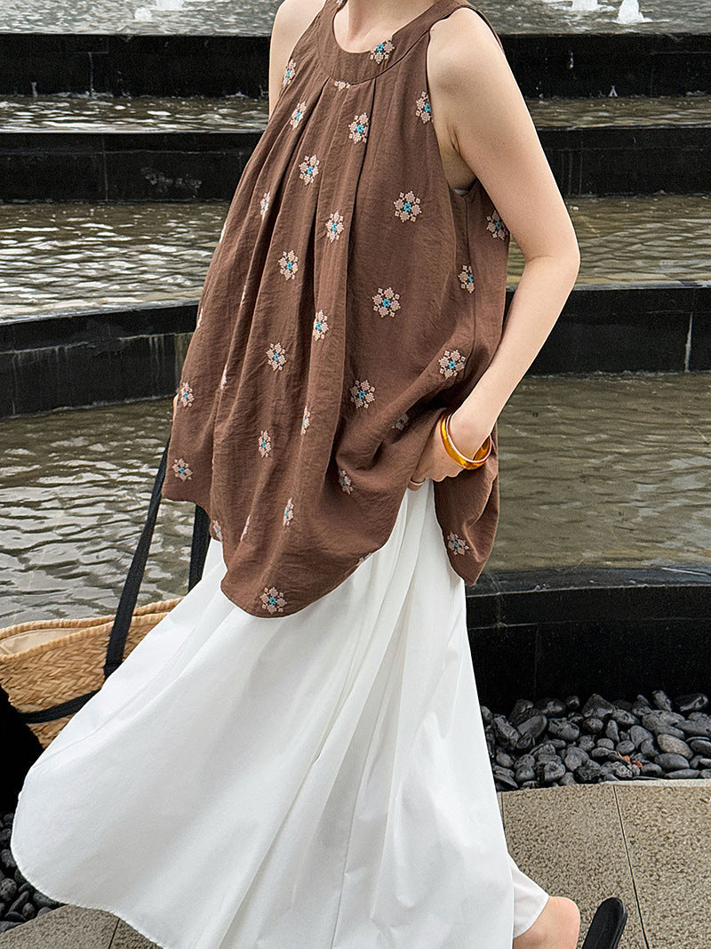 Heavy industry embroidery ~ Korean lazy sleeveless halterneck vest women's summer linen cut-out camisole top