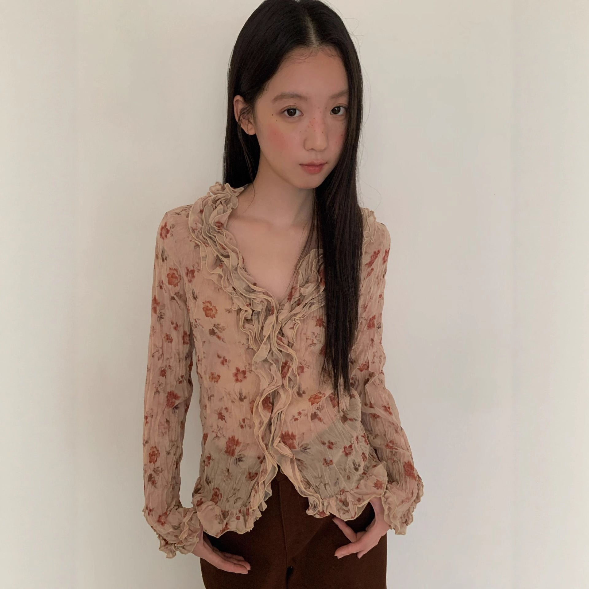 Rose print design ruffle edge thin through shirt